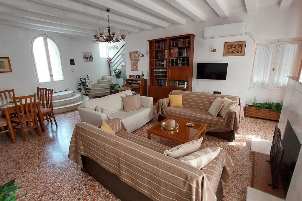 Villa Elea Tolo Bagian luar foto